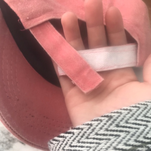 ✨4 urban outfitters unused graphic hats✨ - Picture 6 of 7